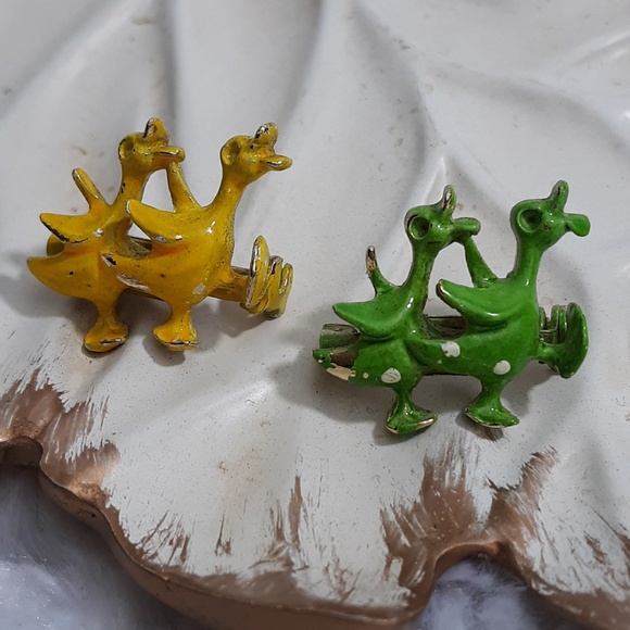 Vintage 4 Little Duckies Scatter Pins - Picture 1 of 7